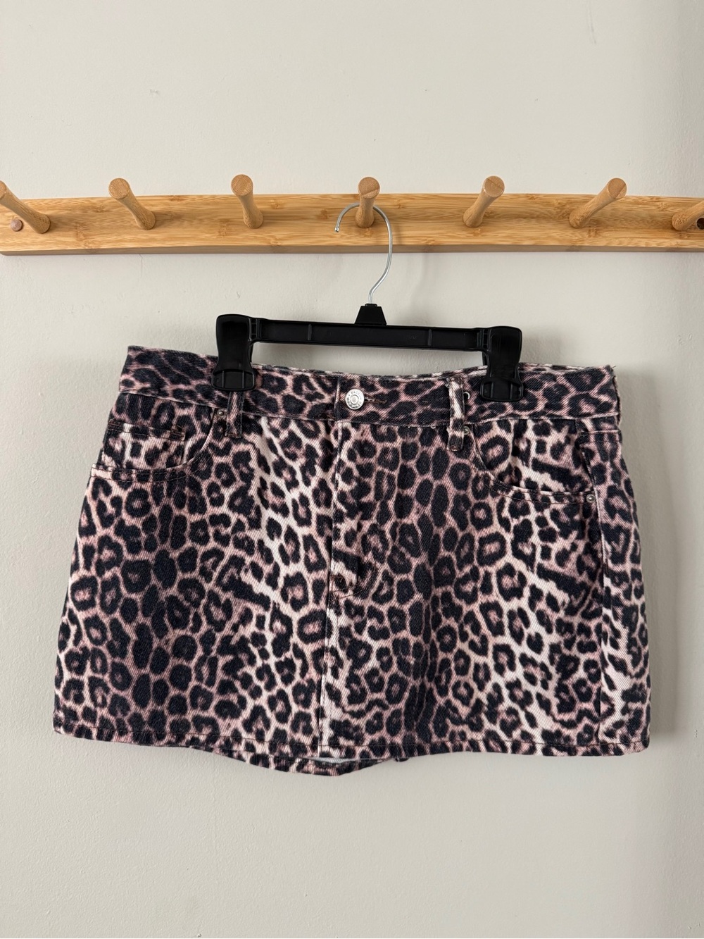 Vintage Pacsun mini cheetah print denim skirt